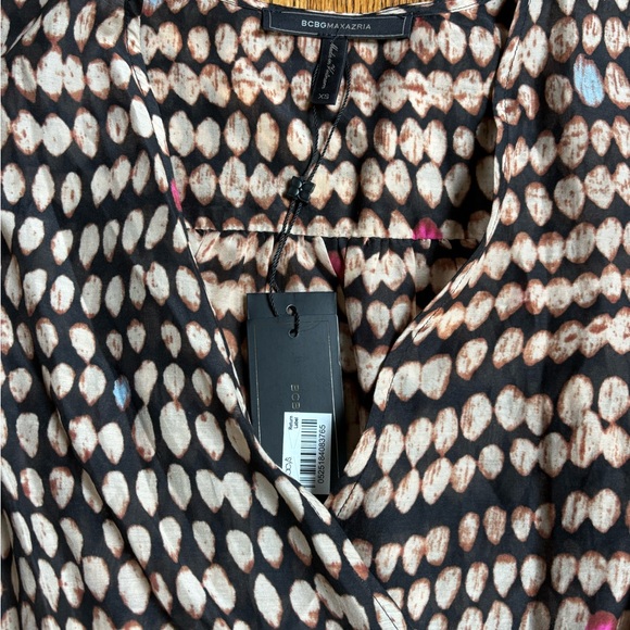NEVER WORN with Tags BCBG MAX AZRIA SANDY DOTS WRAP TOP SIZE XS - Picture 4 of 7
